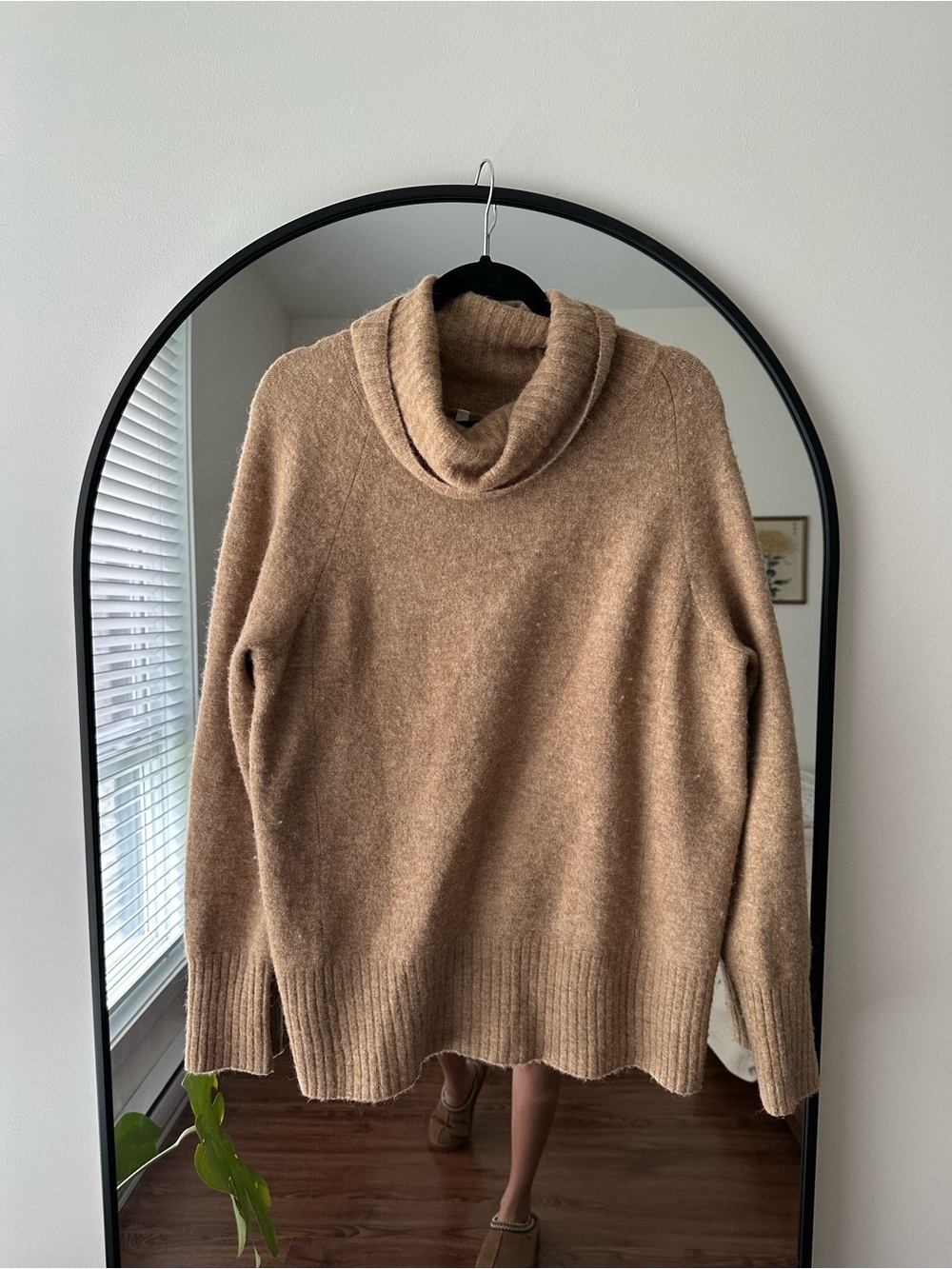 Aritzia light camel turtleneck sweater